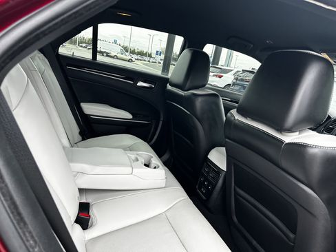 Used 2019 Chrysler 300 S w/ Safetytec Plus Group image 12