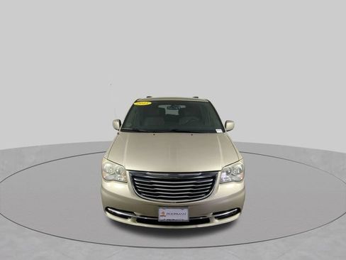 Used 2013 Chrysler Town & Country Touring FWD image 15