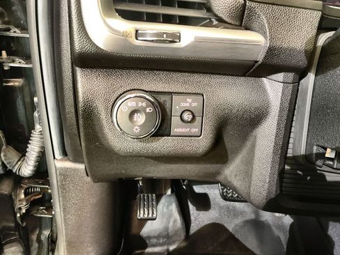 Used 2017 GMC Acadia Limited SLT image 16