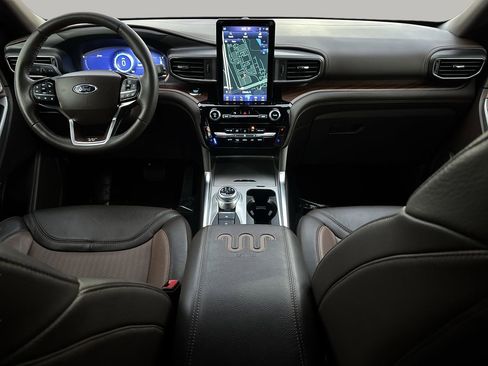 Certified 2024 Ford Explorer King Ranch w/ Technology Package image 14