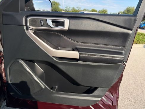 Used 2023 Ford Explorer XLT w/ Equipment Group 202A AWD/4WD image 9