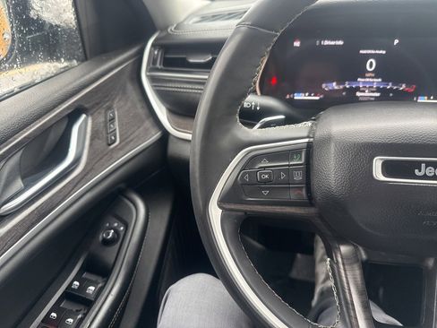 Used 2023 Jeep Grand Cherokee L Limited image 30