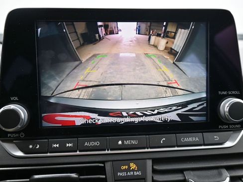 Used 2025 Nissan Altima 2.5 SV image 14