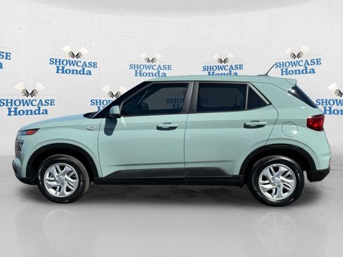Used 2025 Hyundai Venue SE image 4