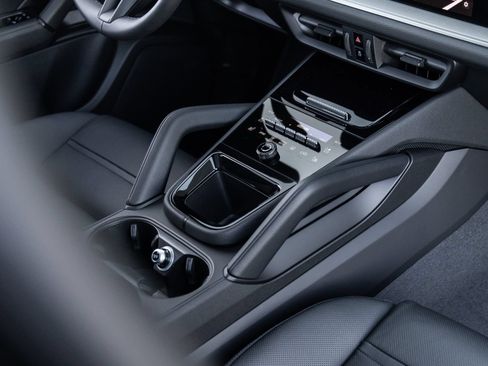 Certified 2026 Porsche Cayenne Coupe AWD/4WD image 30