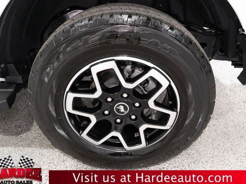 Used 2025 Ford Bronco Outer Banks AWD/4WD image 10