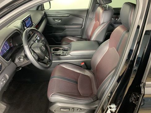 Used 2025 Honda Pilot Black Edition image 32