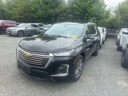 Used 2023 Chevrolet Traverse High Country w/ LPO, Cargo Package AWD/4WD image 3