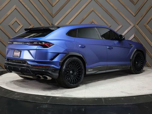 Used 2023 Lamborghini Urus Performante image 12