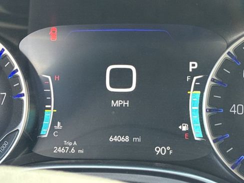 Used 2025 Chrysler Pacifica Limited FWD image 21
