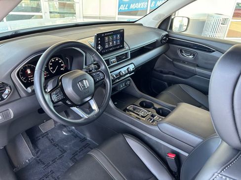 Used 2025 Honda Pilot EX-L image 9