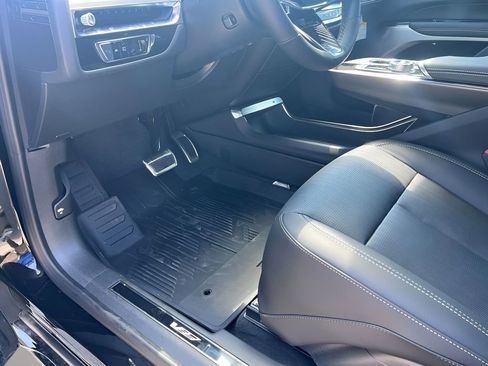 New 2026 Cadillac Lyriq V AWD/4WD image 29