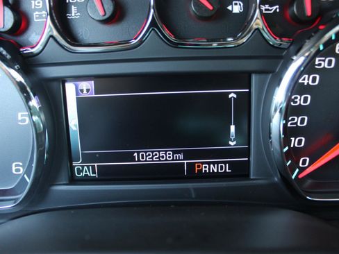 Used 2018 GMC Yukon SLT w/ Premium Edition AWD/4WD image 33