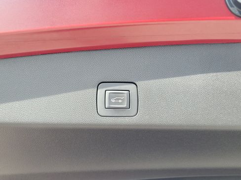 Used 2023 Buick Encore GX Essence w/ Experience Buick Package FWD image 17