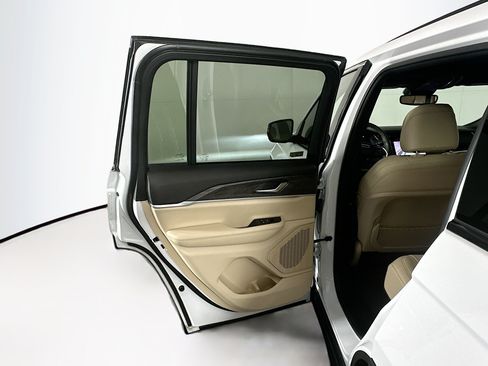 Used 2023 Jeep Grand Cherokee Limited RWD image 27