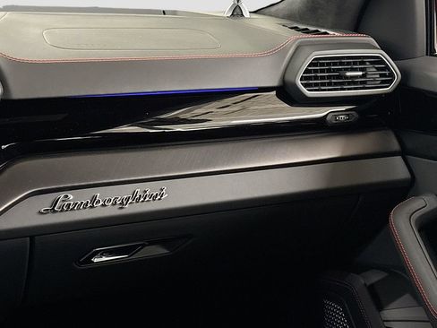 Used 2024 Lamborghini Urus S AWD/4WD image 20
