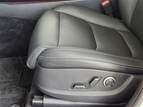 Used 2026 Genesis GV70 2.5T image 13