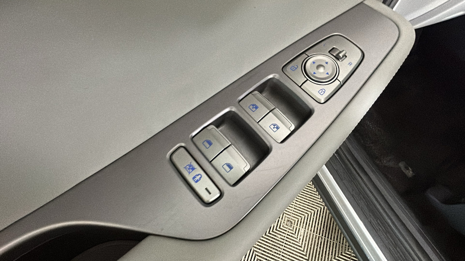Used 2024 Hyundai Palisade SEL FWD image 12