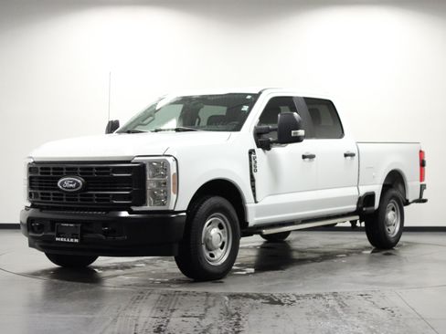 Used 2024 Ford F350 XL w/ 360-Degree Camera Package RWD image 8