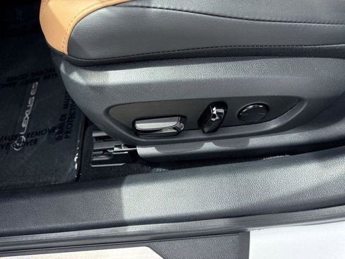 Certified 2025 Lexus ES 350 w/ Premium Package FWD image 12