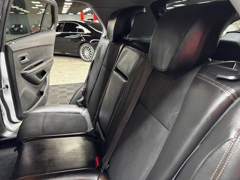 Used 2019 Chevrolet Trax LT w/ LT Convenience Package image 44