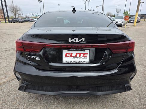 Used 2023 Kia Forte LX image 6