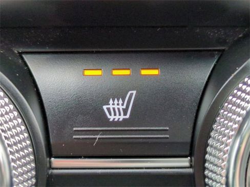 Used 2023 Genesis G70 2.0T image 22