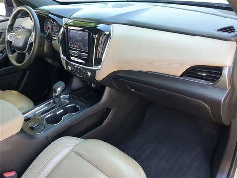 Used 2023 Chevrolet Traverse LS FWD image 30