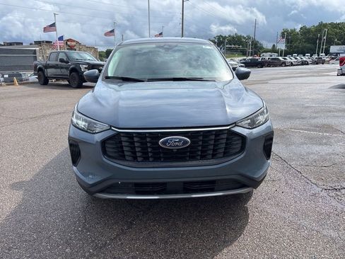 Used 2023 Ford Escape Active w/ Tech Pack #2 AWD/4WD image 2