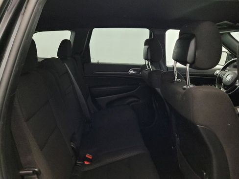Used 2021 Jeep Grand Cherokee Laredo AWD/4WD image 19