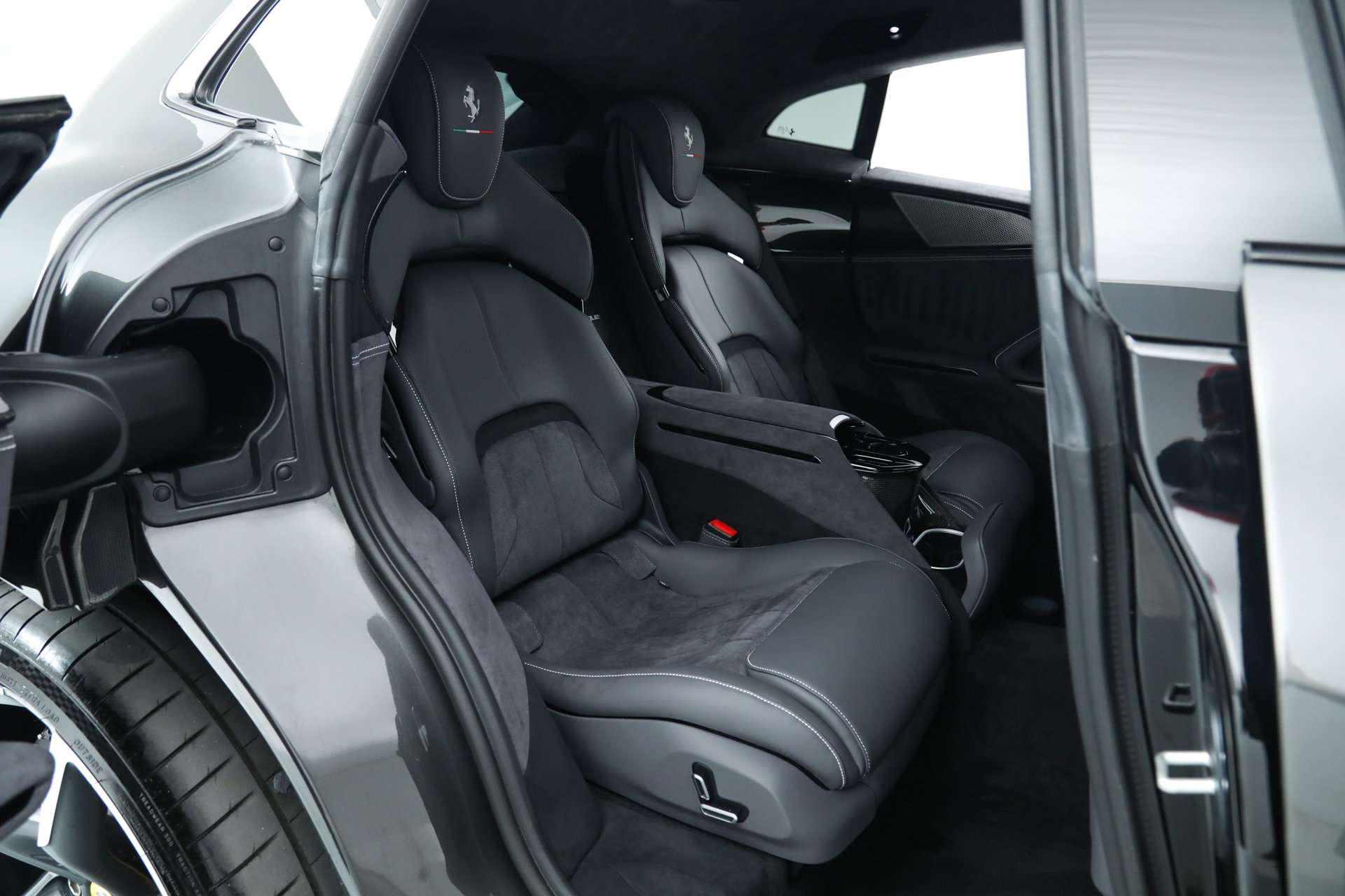 Used 2025 Ferrari Purosangue AWD/4WD image 27