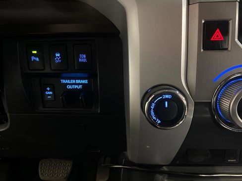 Used 2018 Toyota Tundra Limited w/ Limited Premium Package image 15