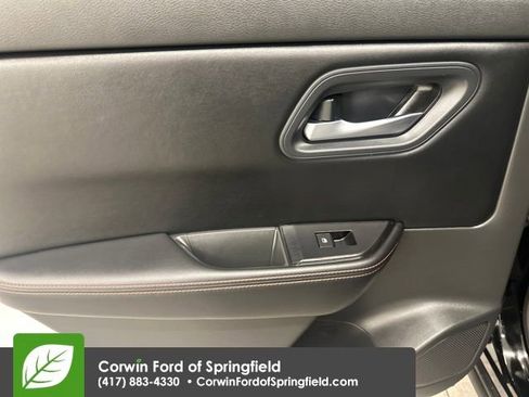 Used 2025 Nissan Rogue SV image 20