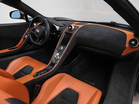 Used 2013 McLaren MP4-12C Spider RWD image 21