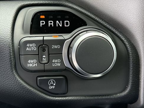 New 2026 RAM 1500 4x4 Crew Cab image 26