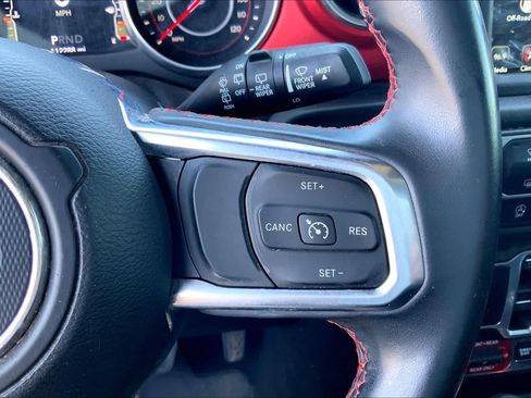 Used 2018 Jeep Wrangler Unlimited Rubicon AWD/4WD image 25