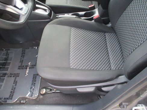 Used 2021 Nissan Versa S FWD image 5