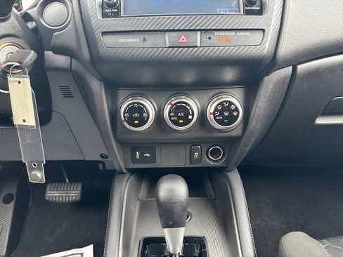 Used 2024 Mitsubishi Outlander Sport ES AWD/4WD image 22
