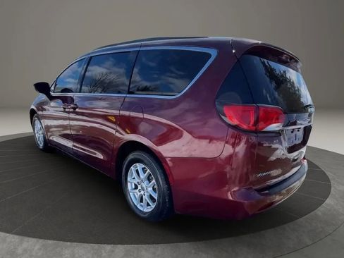 Used 2021 Chrysler Voyager Lxi FWD image 3