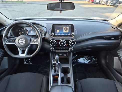 Used 2025 Nissan Sentra SV FWD image 17