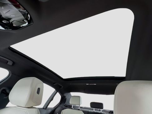 New 2026 BMW 550e xDrive w/ Executive Package image 15