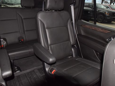 Used 2021 Chevrolet Tahoe Z71 w/ Z71 Signature Package image 22