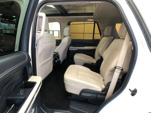 Certified 2023 Ford Expedition Platinum image 20