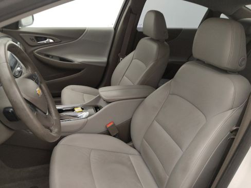 Used 2018 Chevrolet Malibu LT w/ Leather Package image 17