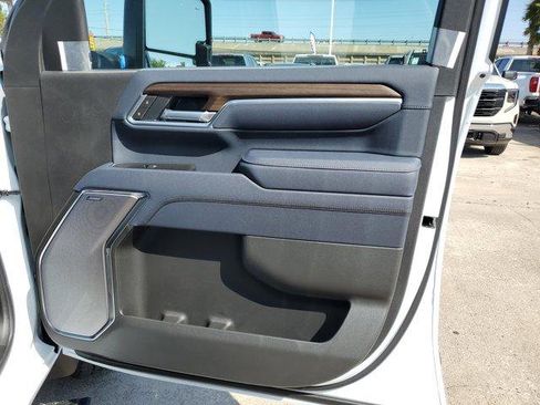 New 2026 Chevrolet Silverado 2500 High Country w/ High Country Premium Package AWD/4WD image 9