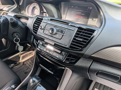 Used 2017 Honda Accord Sport image 27