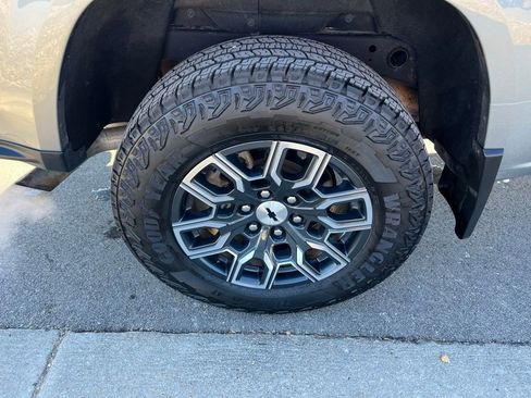 Used 2023 Chevrolet Colorado Z71 w/ Z71 Convenience Package 2 image 10