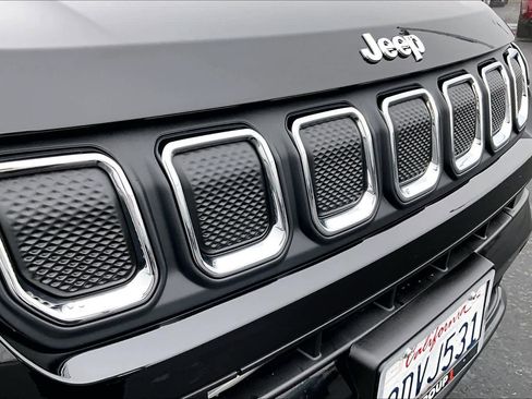 Used 2022 Jeep Compass Latitude image 29