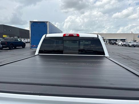 Used 2017 GMC Sierra 1500 SLT AWD/4WD image 12