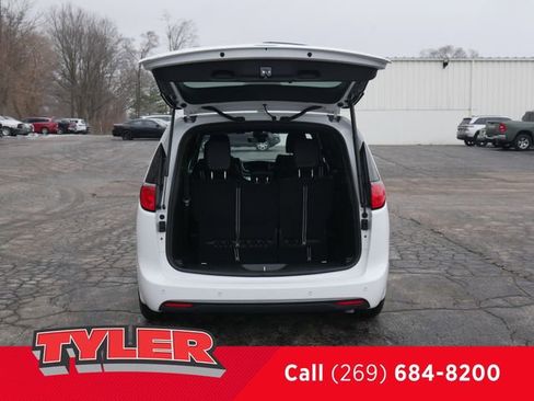 New 2026 Chrysler Voyager LX image 18